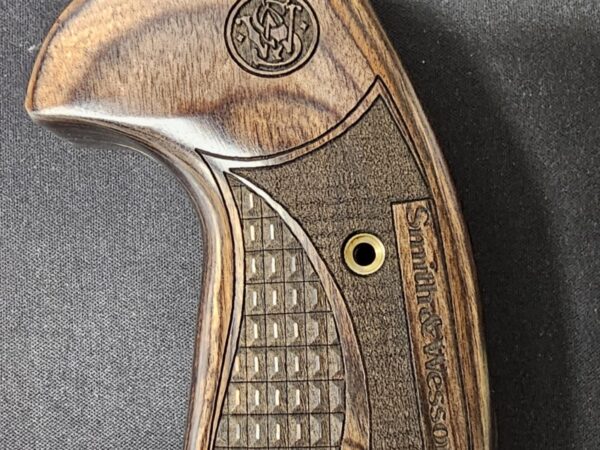 S&W Grip J AH Stippel W Logo